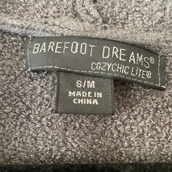 Barefoot Dreams CozyChic Lite Island Wrap Cardigan With pockets size S/M (Gray) - Picture 3 of 6